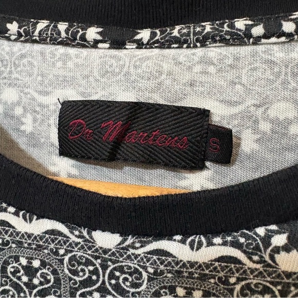 Men’s Small Dr. Martens AirWair Black & White Patterned Cotton Short Sleeve Tee - Picture 2 of 6